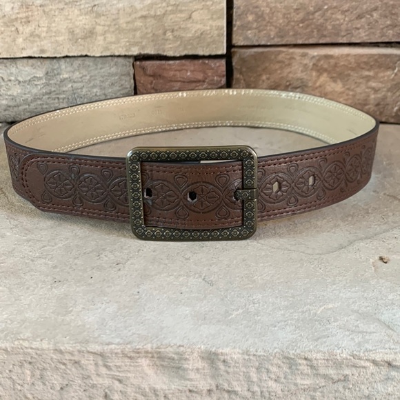 Etched faux leather belt 37 inches - Picture 1 of 6